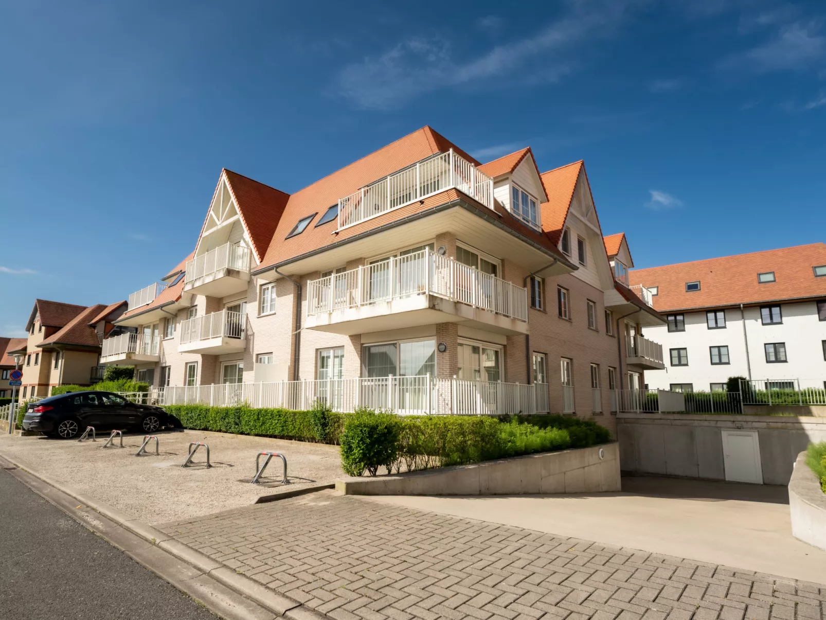 Cosy - bright top floor appartment-Buiten