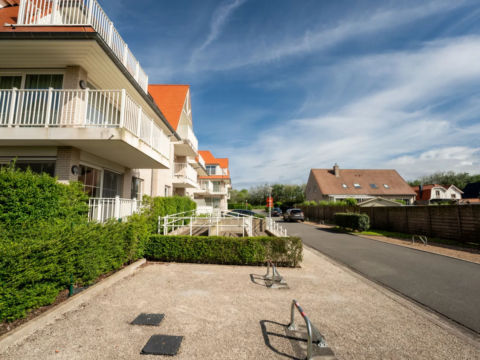 Cosy - bright top floor appartment-Buiten