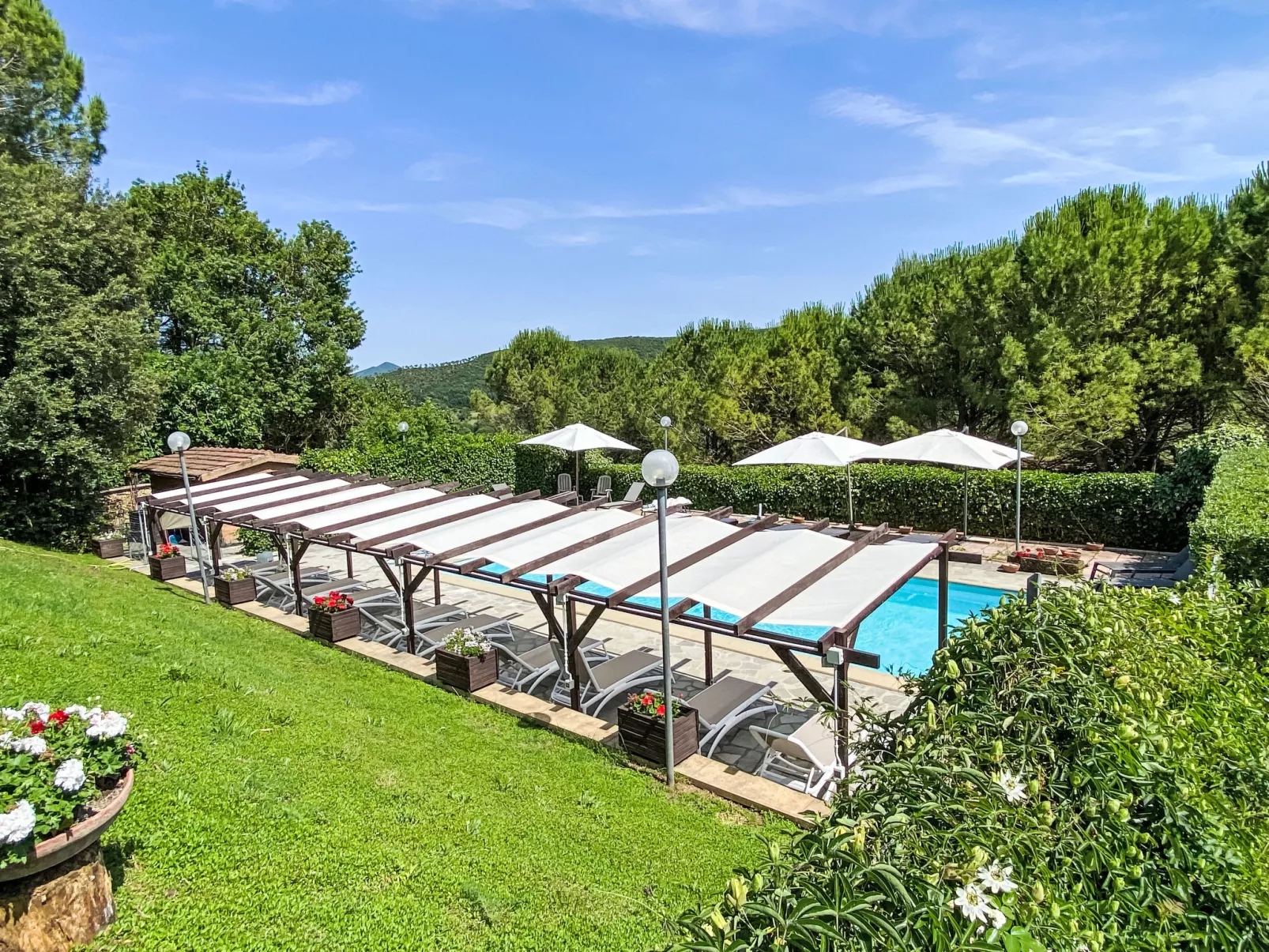Le Rocche-Buiten