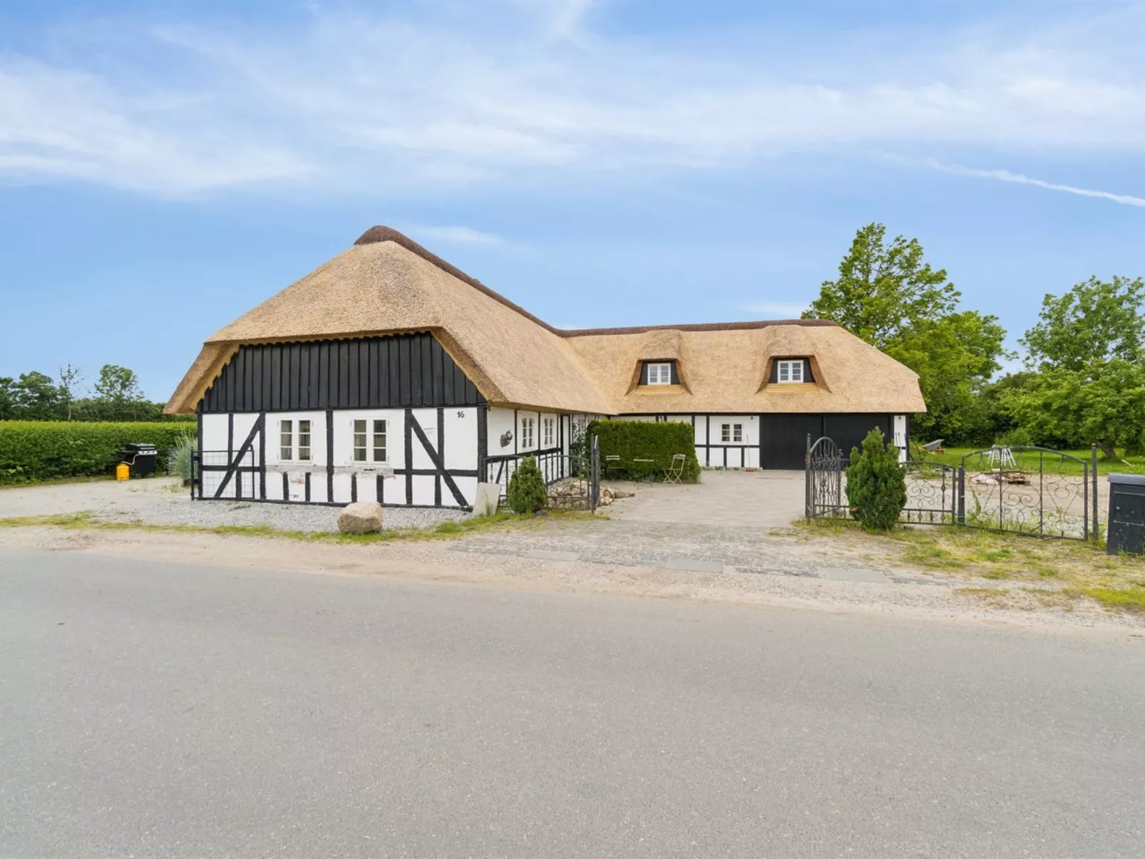 "Thessa" - 900m from the sea-Buiten