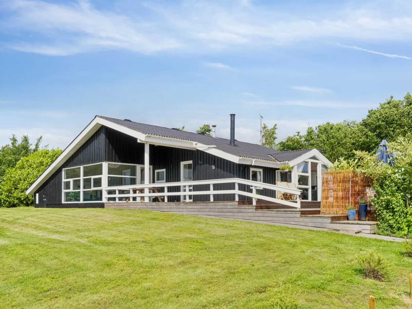 "Katharine" - 175m from the sea-Buiten