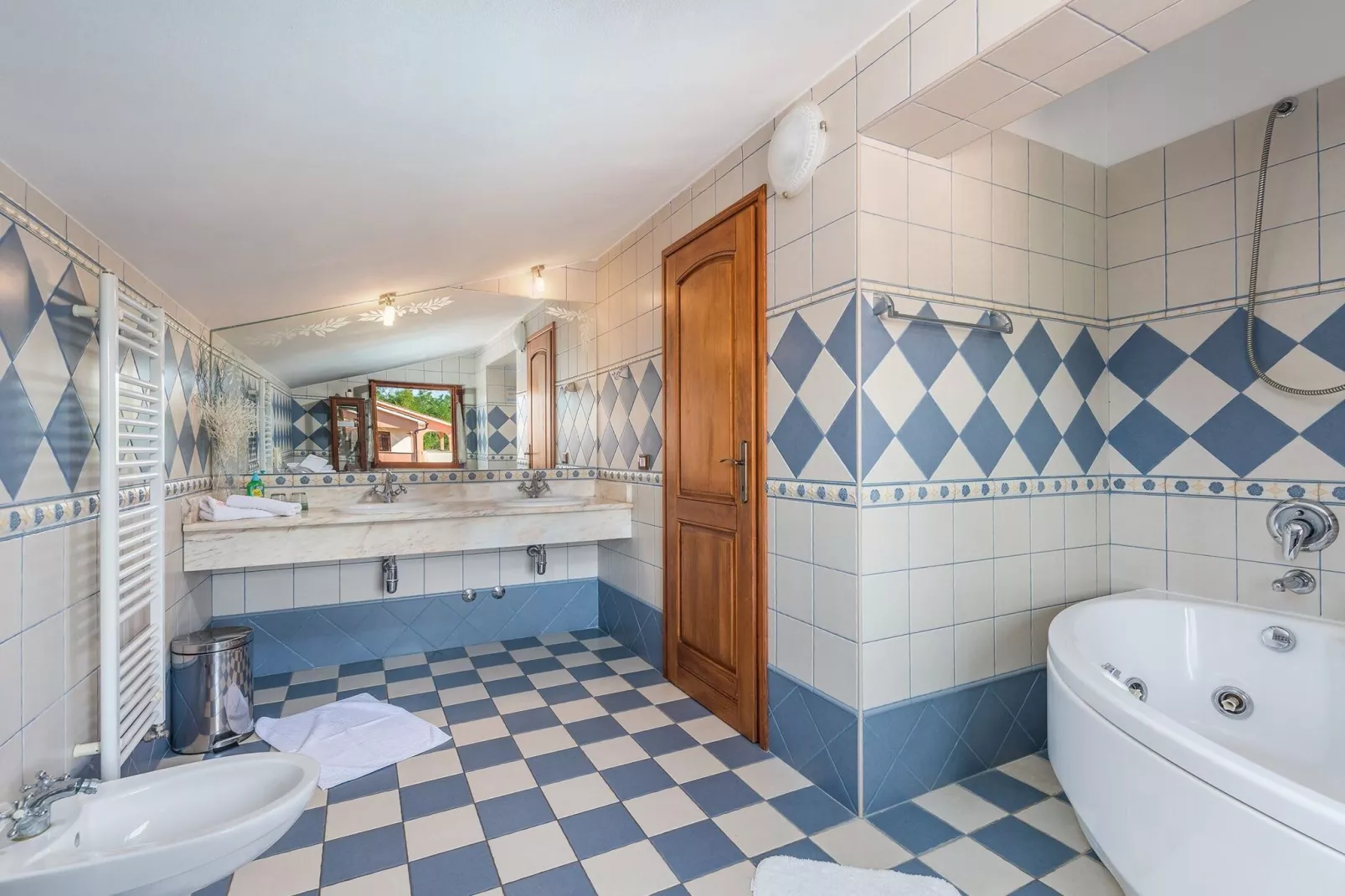 Villa Bacio-Badkamer