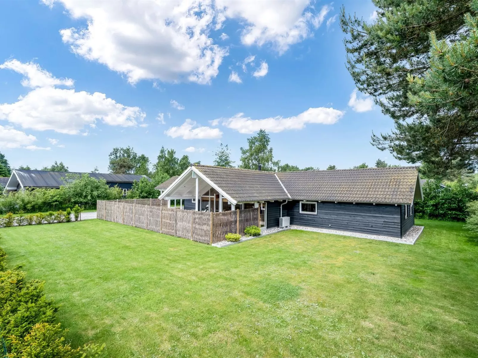 "Gudlaug" - 1km from the sea-Buiten