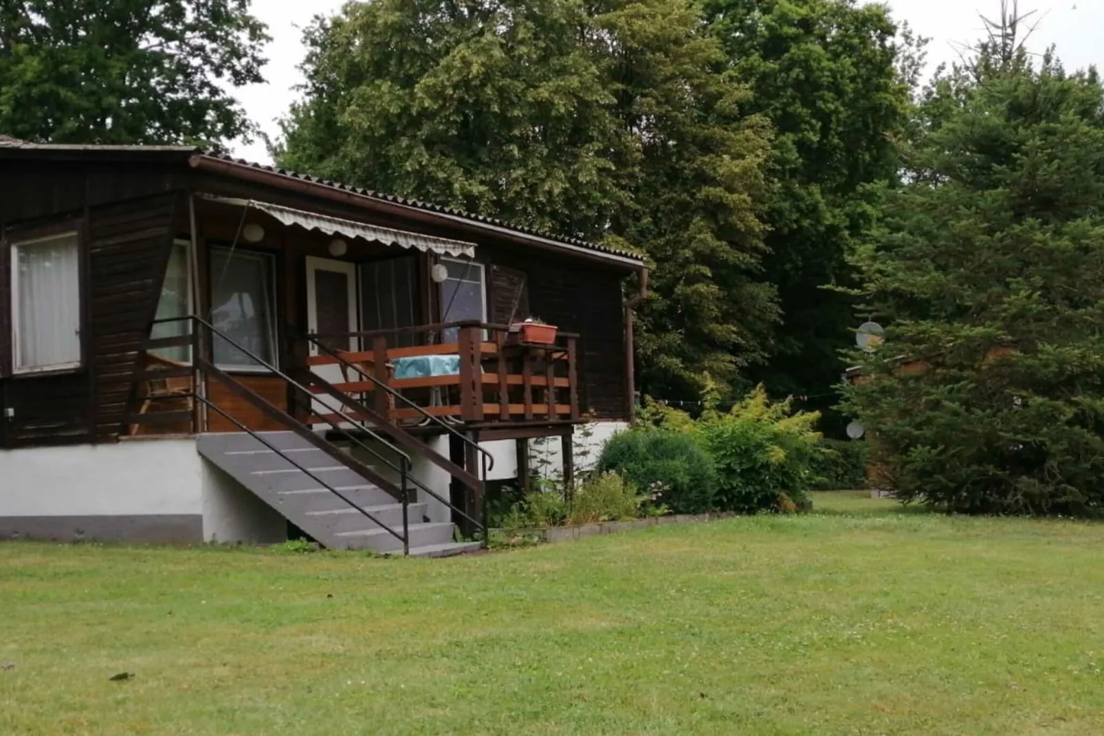 Bungalowanlage Gänseblümchen 1-Buitenkant zomer