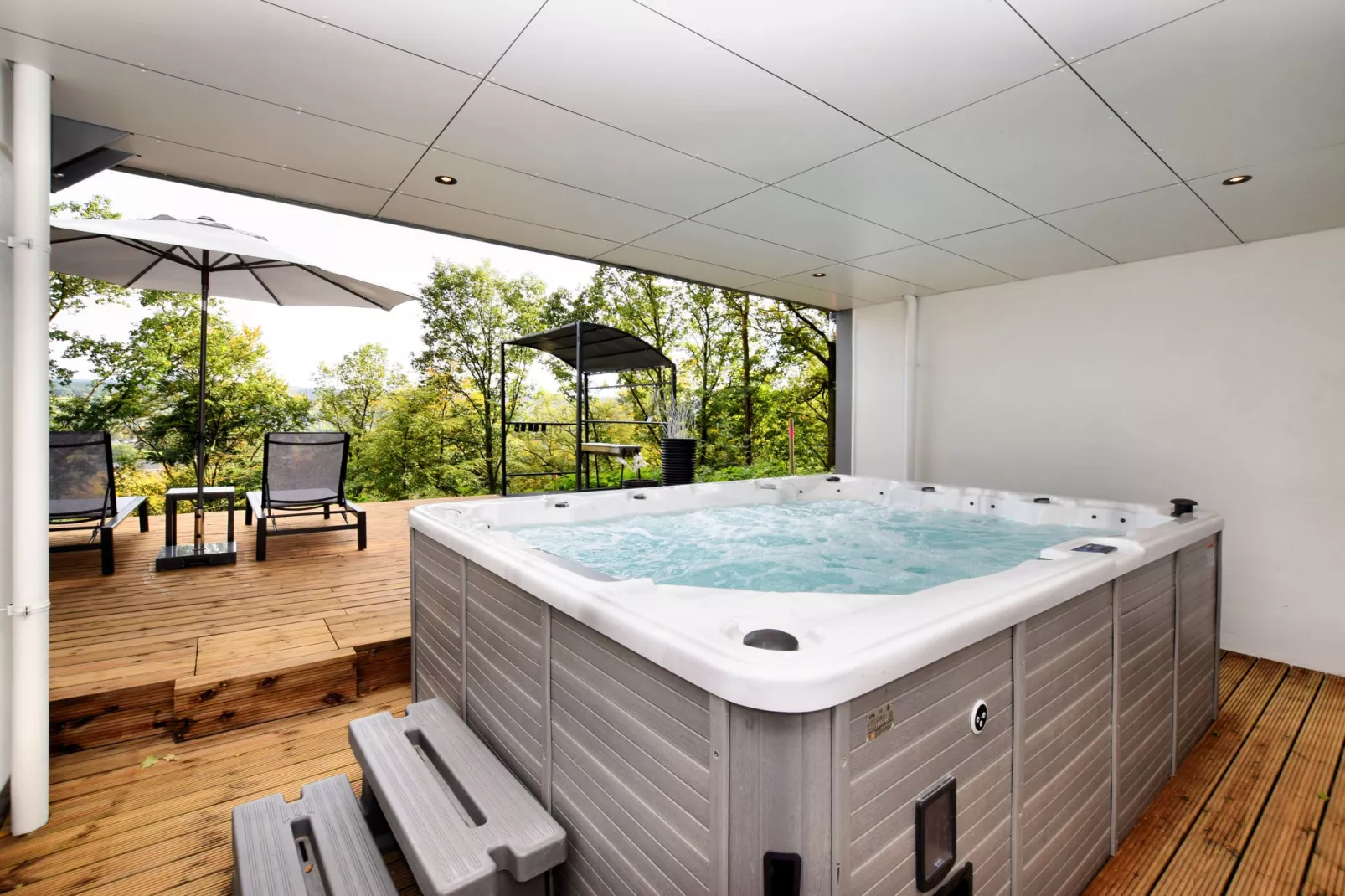 Luxe vakantievilla in Balmoral met bubbelbad en sauna-Wellness