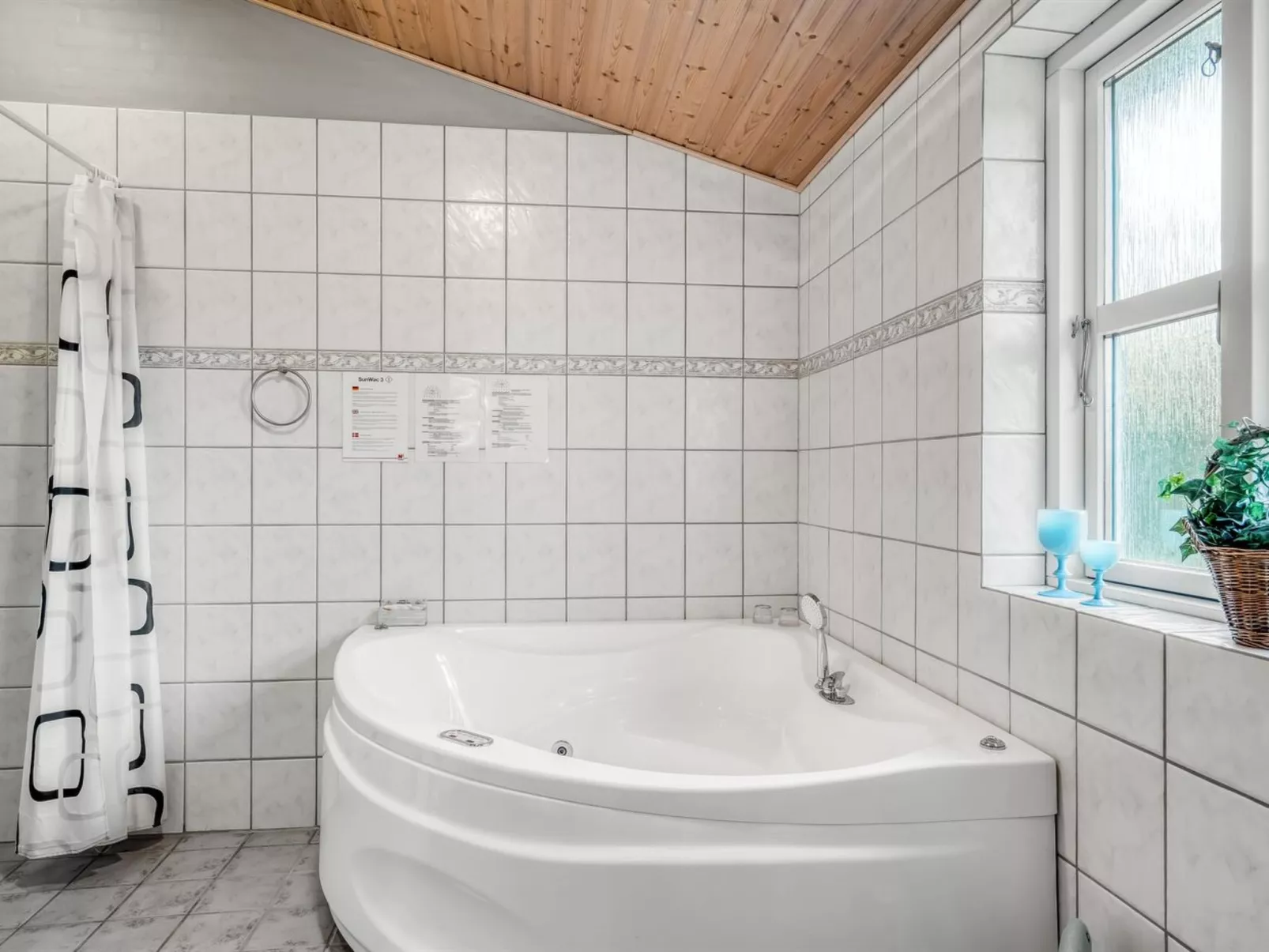 "Zölestine" -  from the sea-Binnen