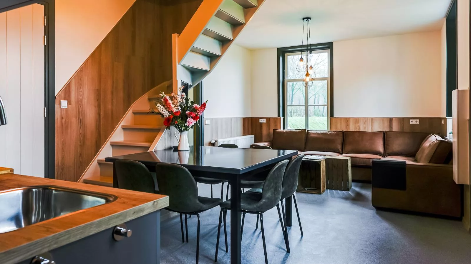 Bosbeertje 43  45-Eetkamer