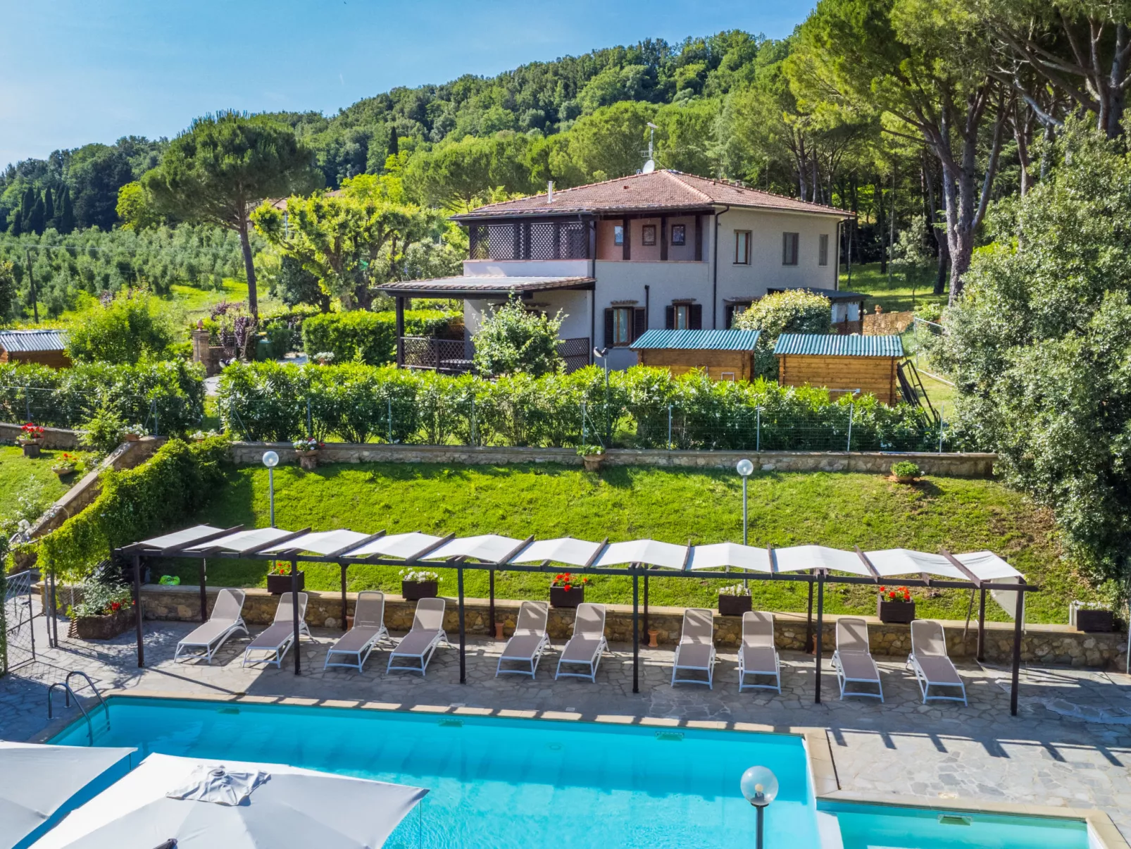 Le Rocche-Buiten