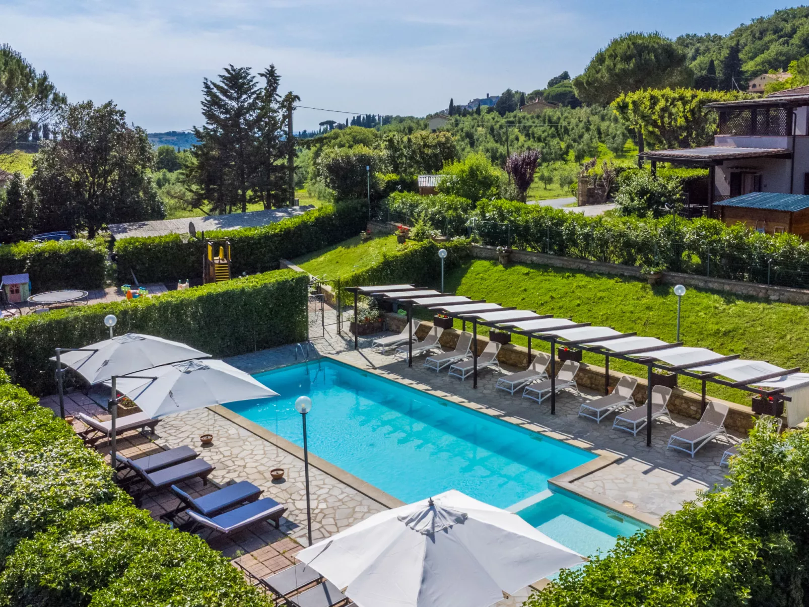 Le Rocche-Buiten