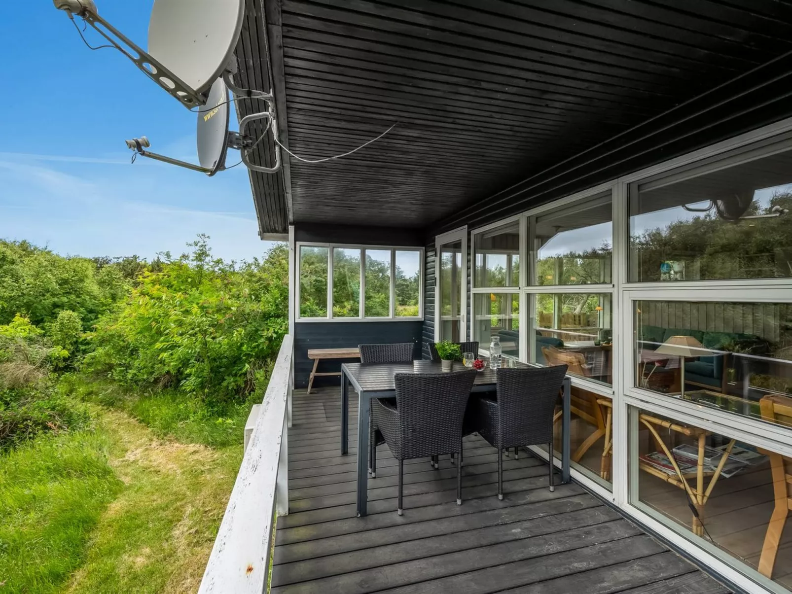 "Tameka" - 1.2km from the sea-Buiten