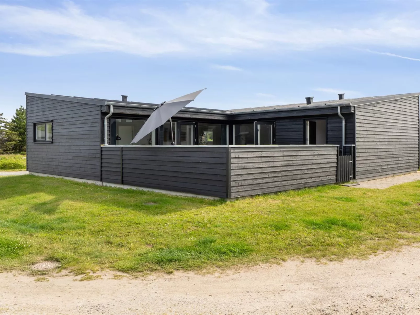 "Ingebrit" - 1.4km from the sea-Buiten
