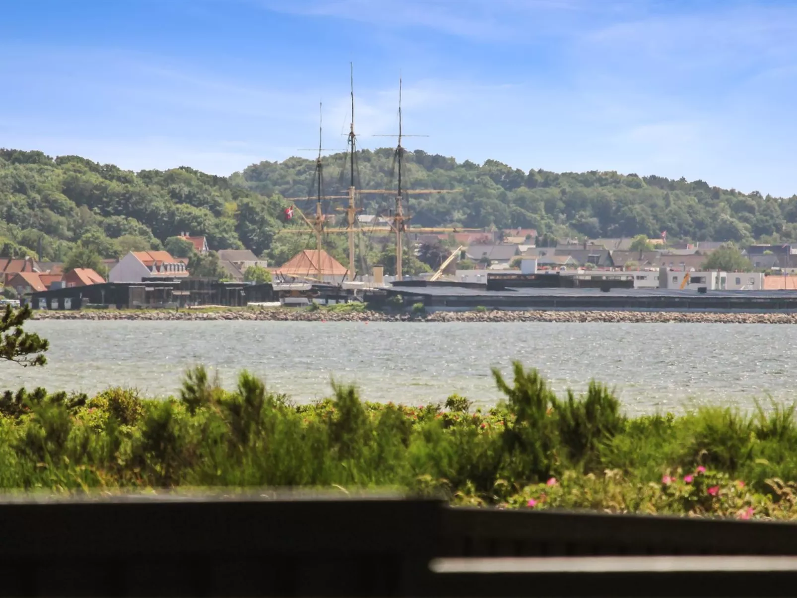 "Straale" - 50m from the sea-Binnen