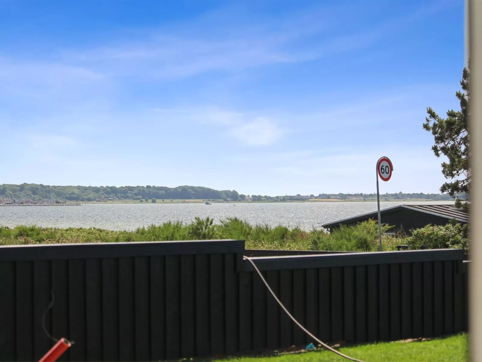 "Straale" - 50m from the sea-Binnen