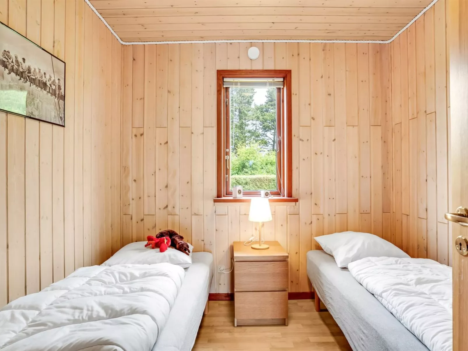 "Lodden" - 600m from the sea-Binnen