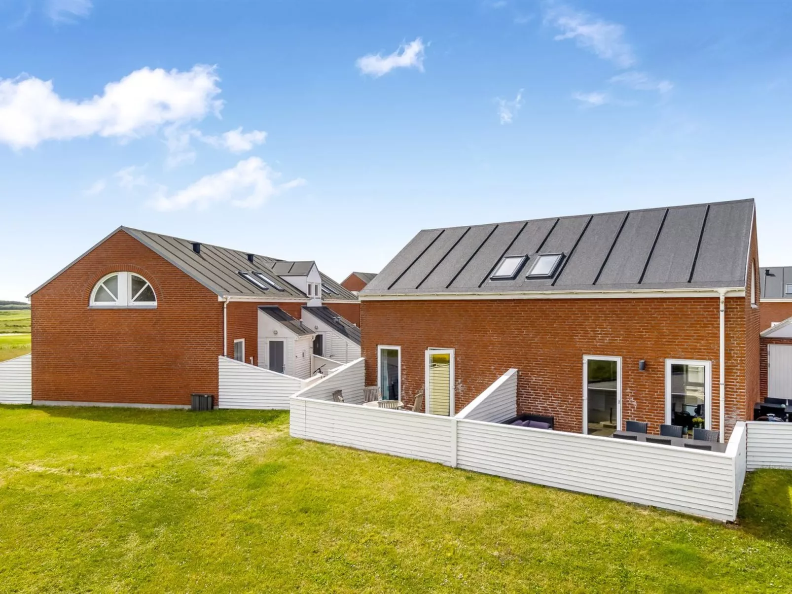 "Nils" - 2.3km from the sea-Buiten