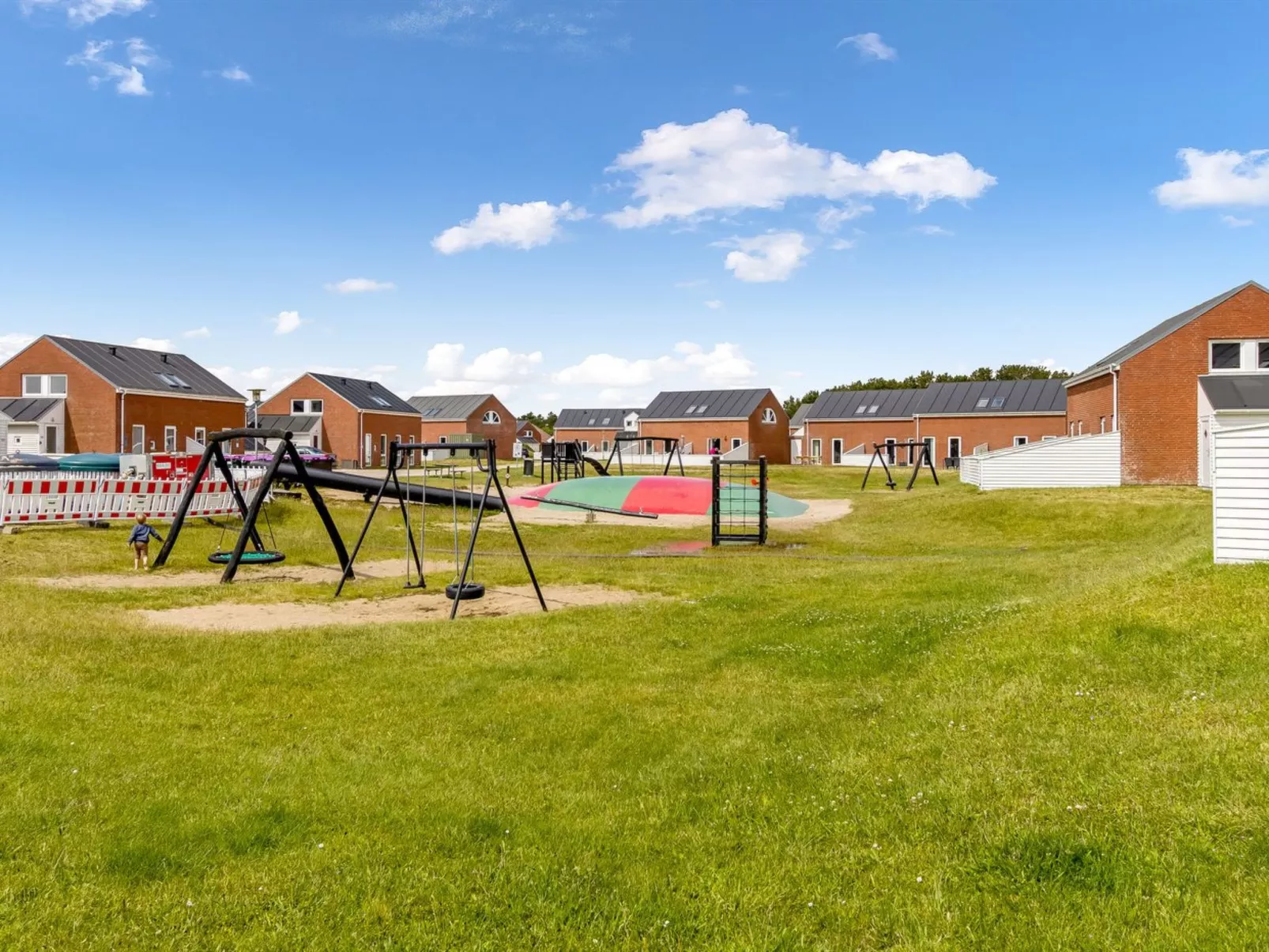 "Nils" - 2.3km from the sea-Buiten