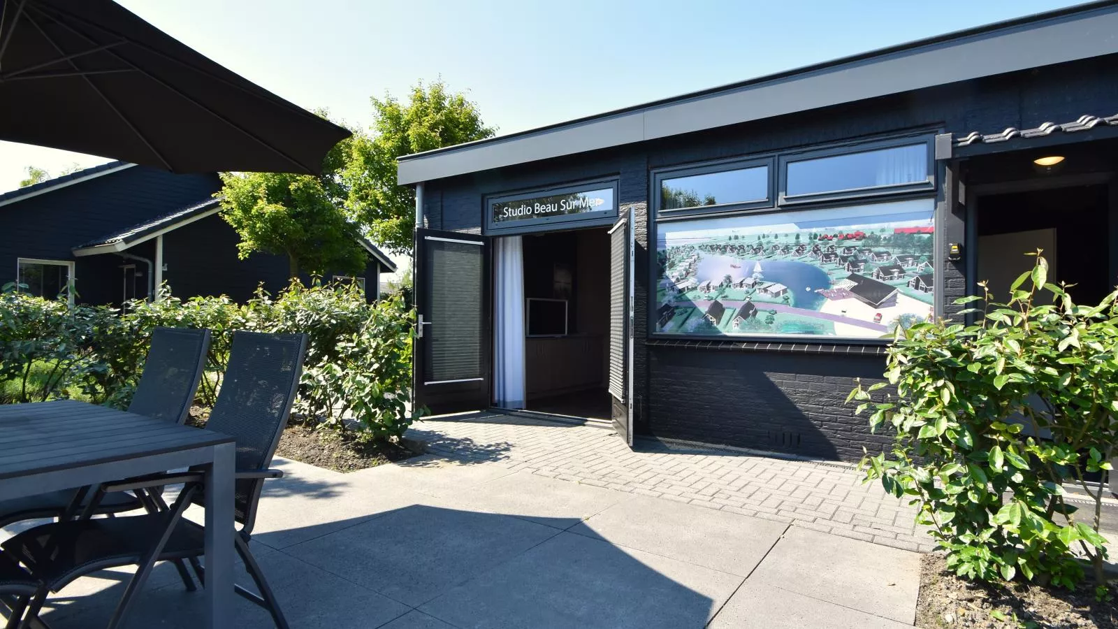 Studio Beau Sur Mer-Buitenkant zomer