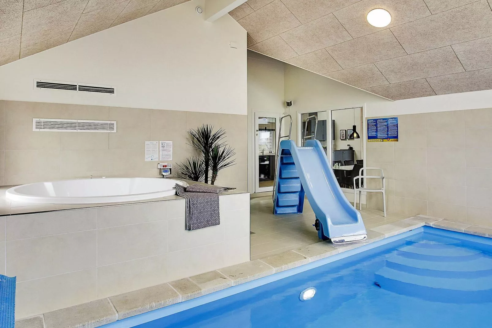 14 persoons vakantie huis in Bogense-Zwembad
