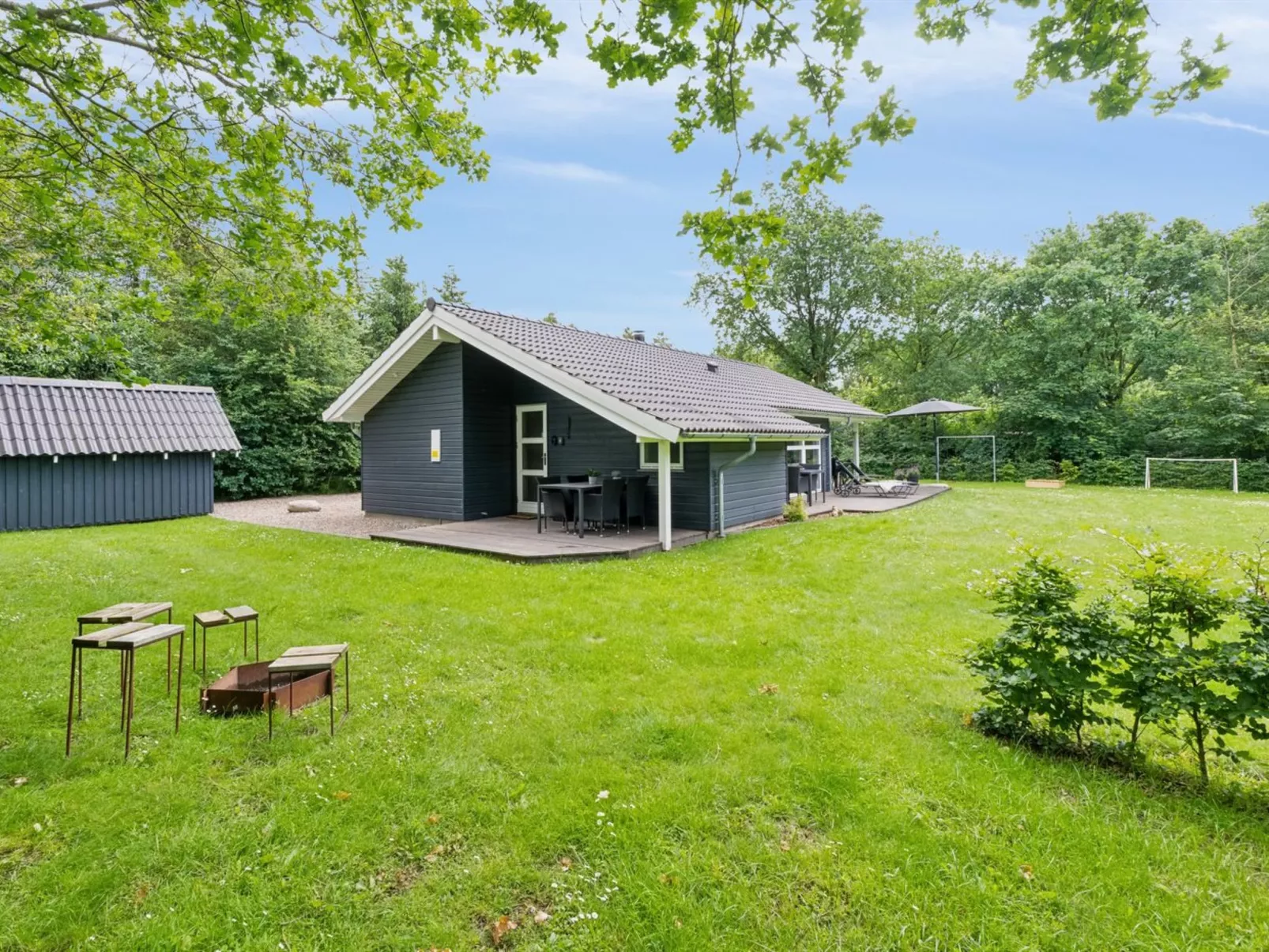 "Jette" - 30km from the sea-Binnen