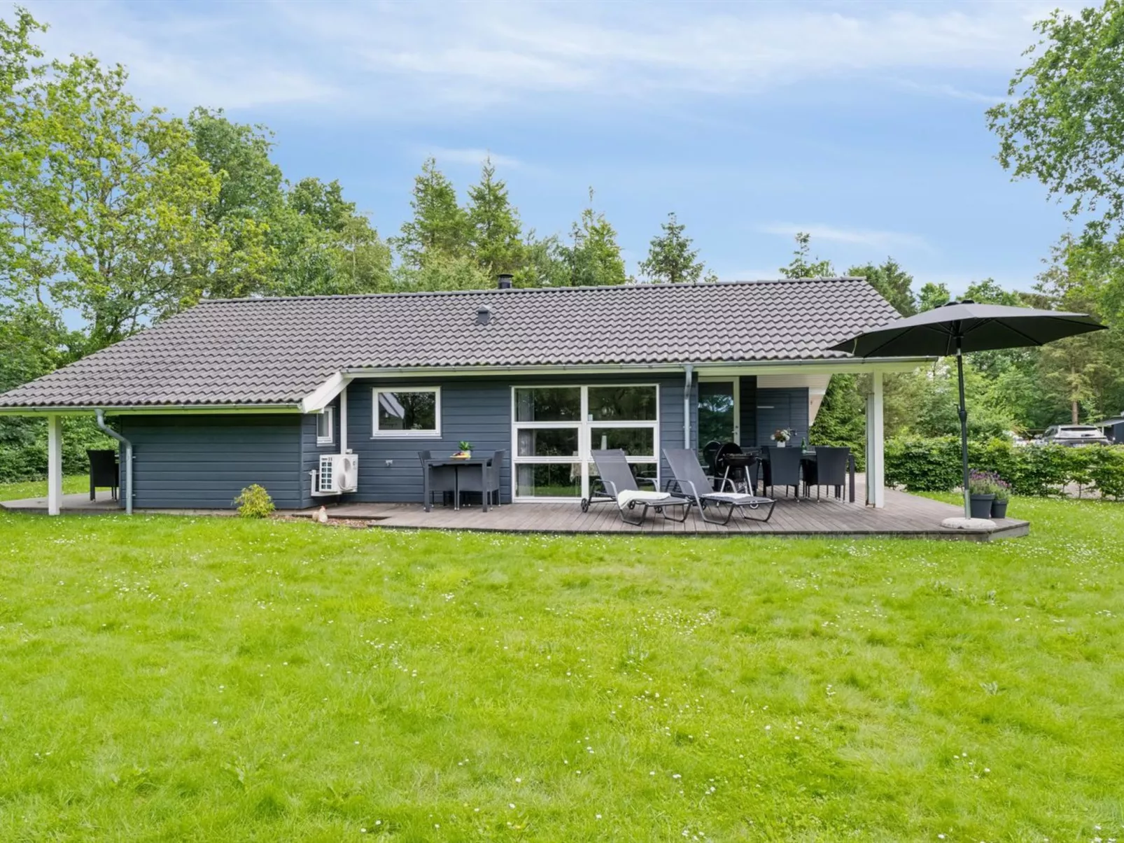 "Jette" - 30km from the sea-Binnen