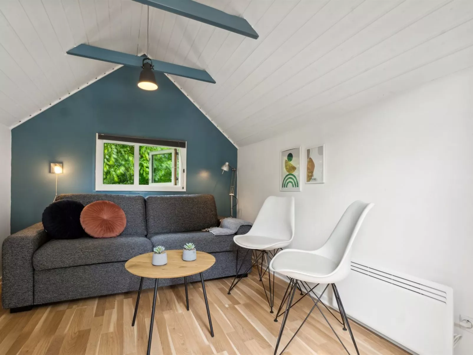 "Jette" - 30km from the sea-Binnen