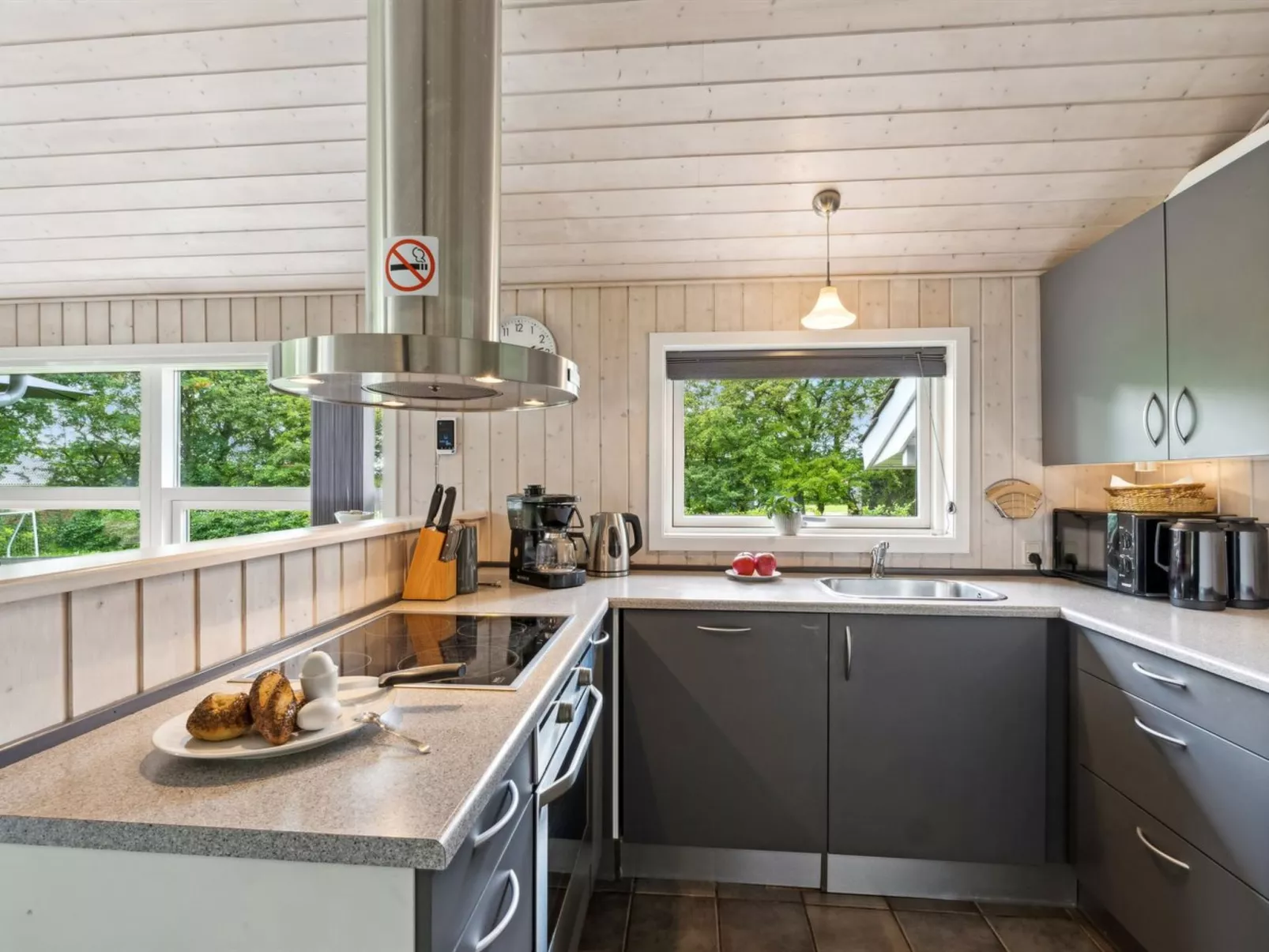 "Jette" - 30km from the sea-Binnen