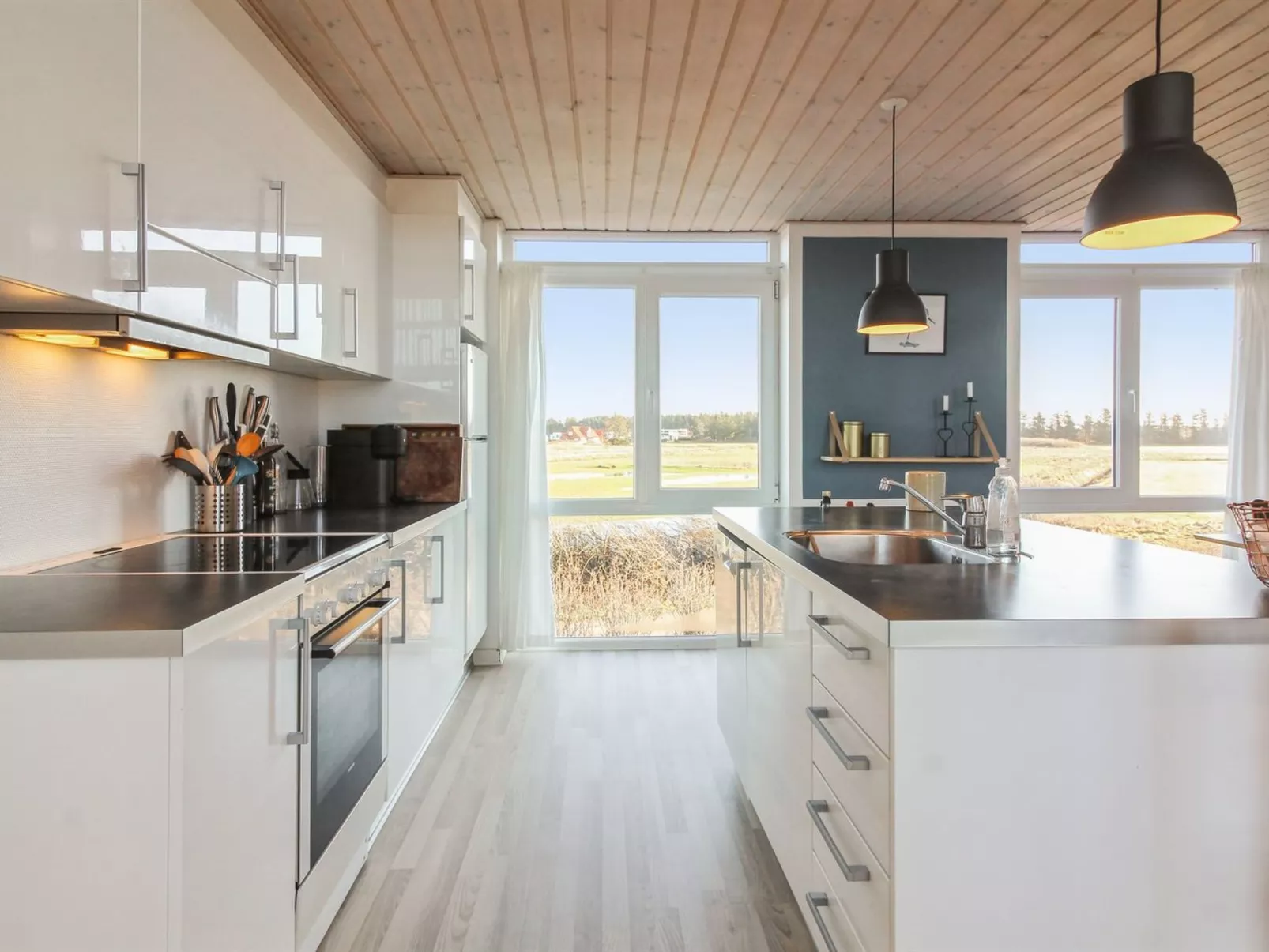 "Truls" - 700m from the sea-Binnen