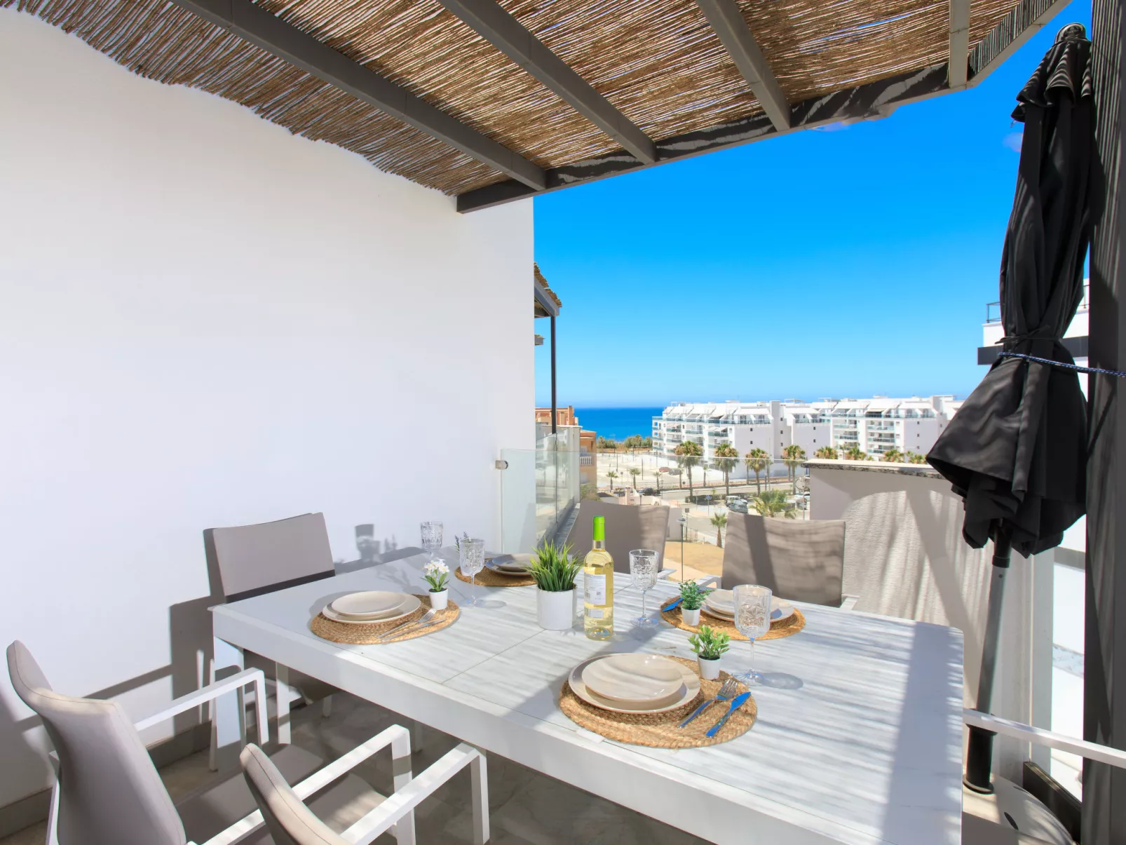 Serenebay Apartment SeaView/Roof Terrace-Binnen