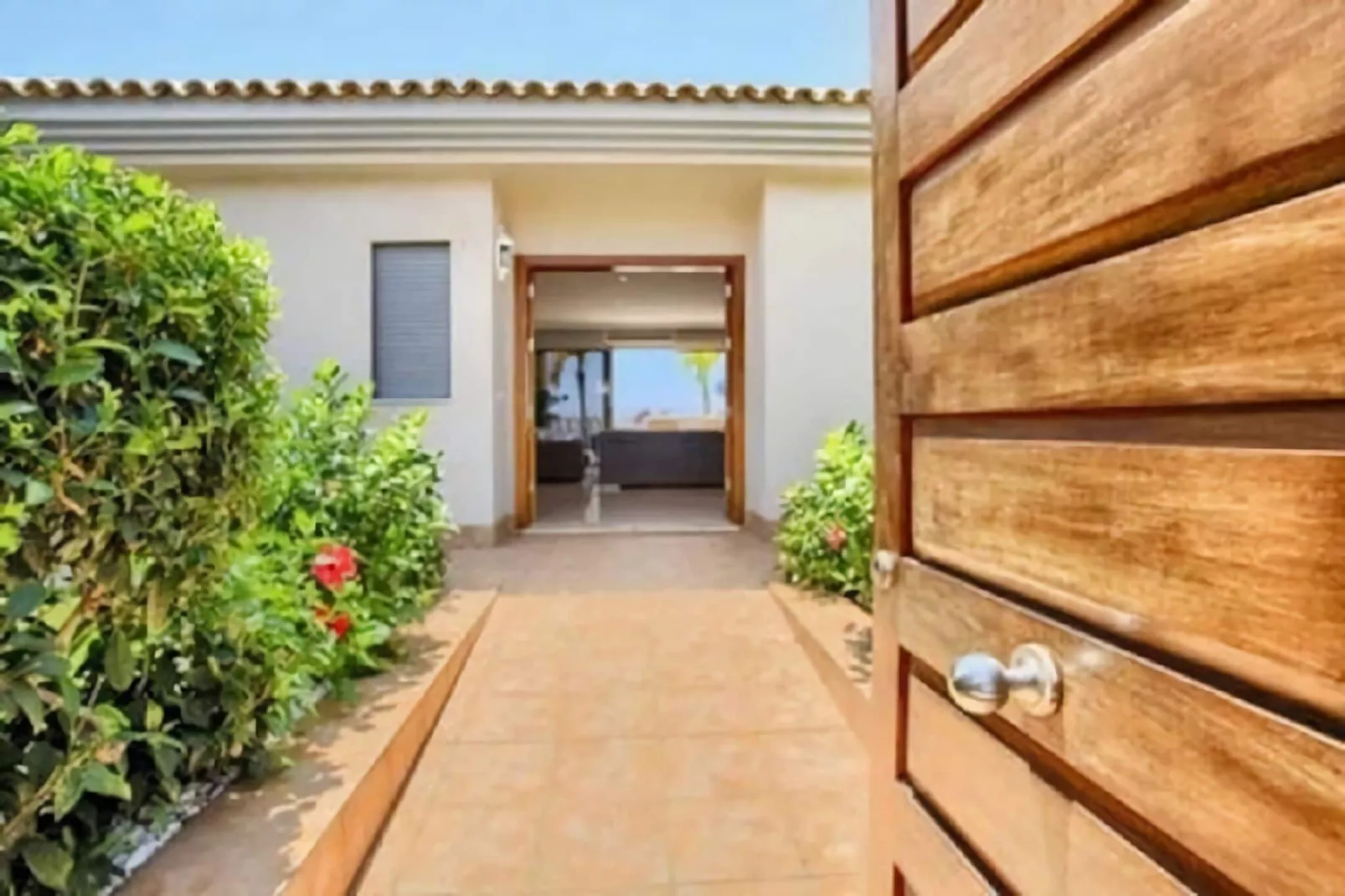 Home Holidays// Villa Home Holidays-Hal-ontvangst