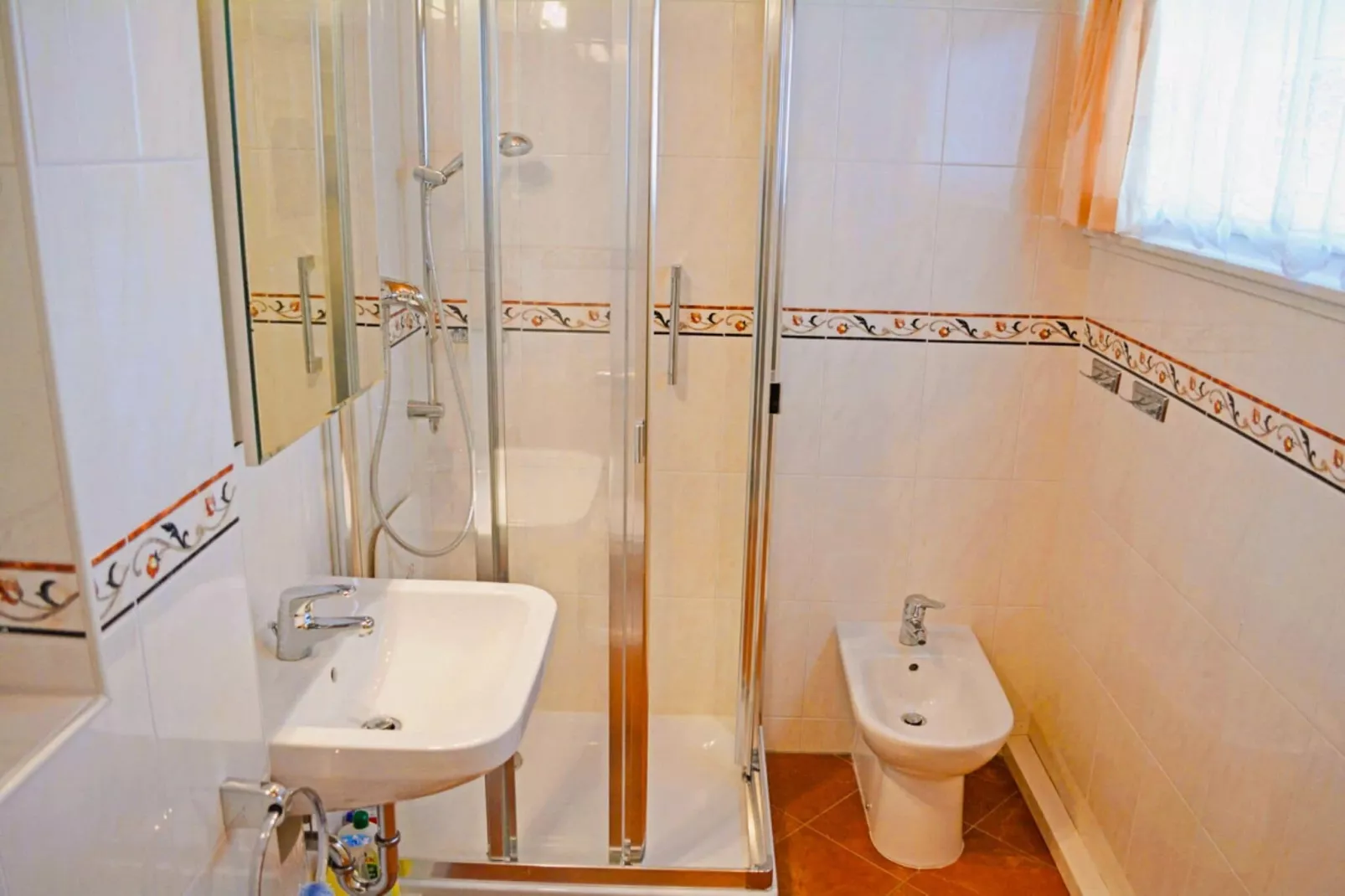 Ferienwohnung Crokus Siegsdorf-Badkamer