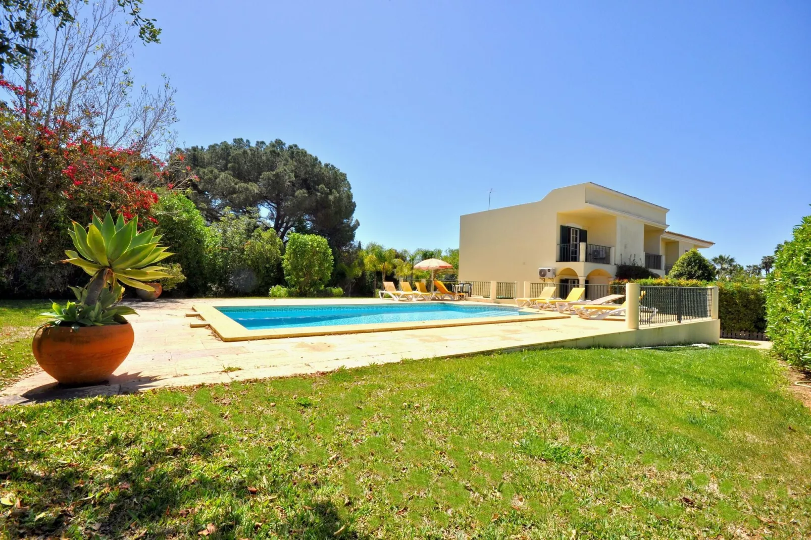 Villa Garden