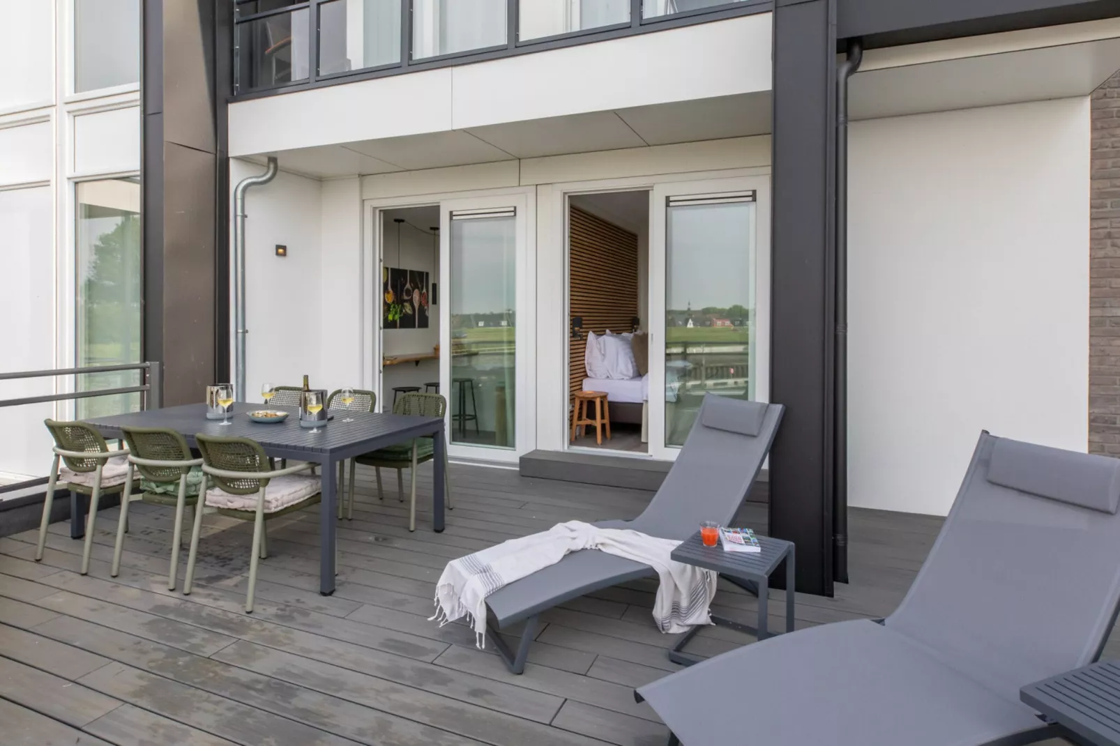 Luxe appartement Vista Maris - Havenweg 8-36 'Oester Oase'-Terrasbalkon