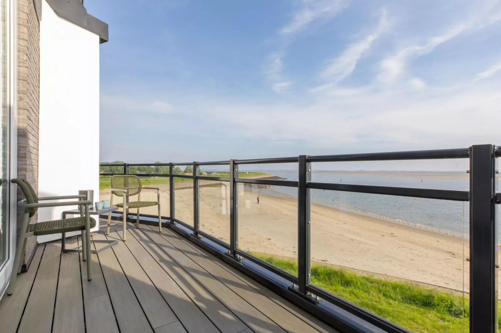 Luxe appartement Vista Maris - Havenweg 8-36 'Oester Oase'-Terrasbalkon