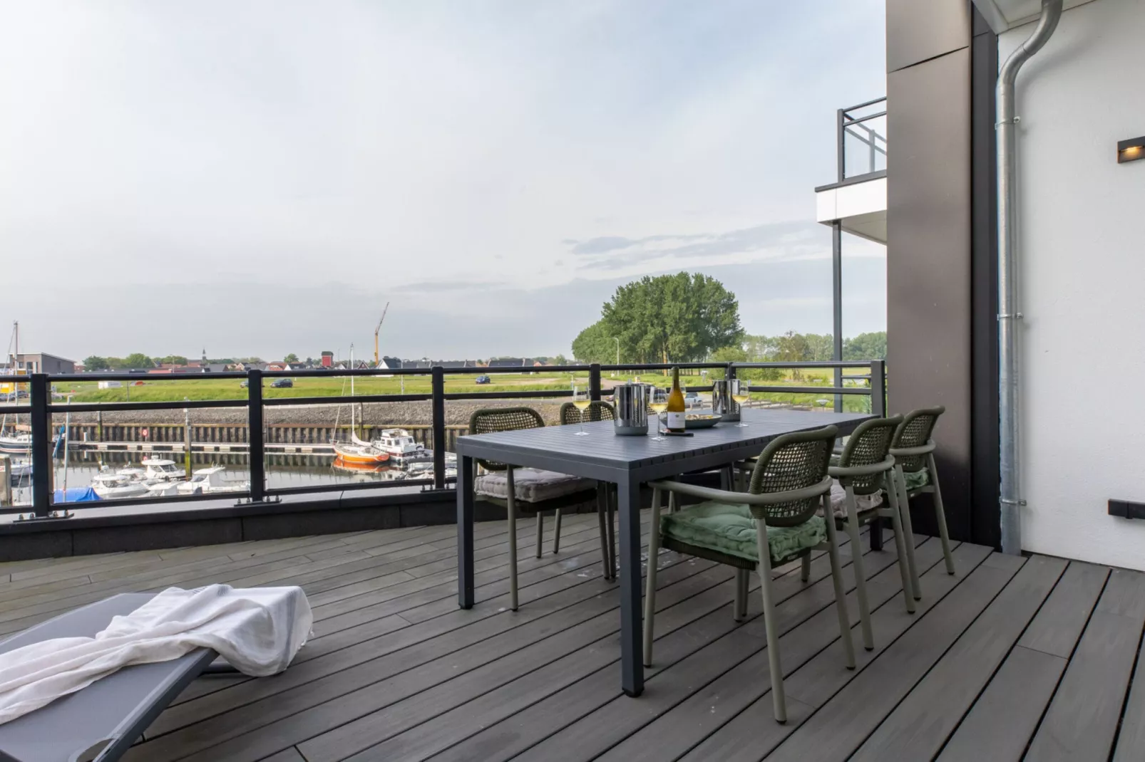 Luxe appartement Vista Maris - Havenweg 8-36 'Oester Oase'-Tuinen zomer