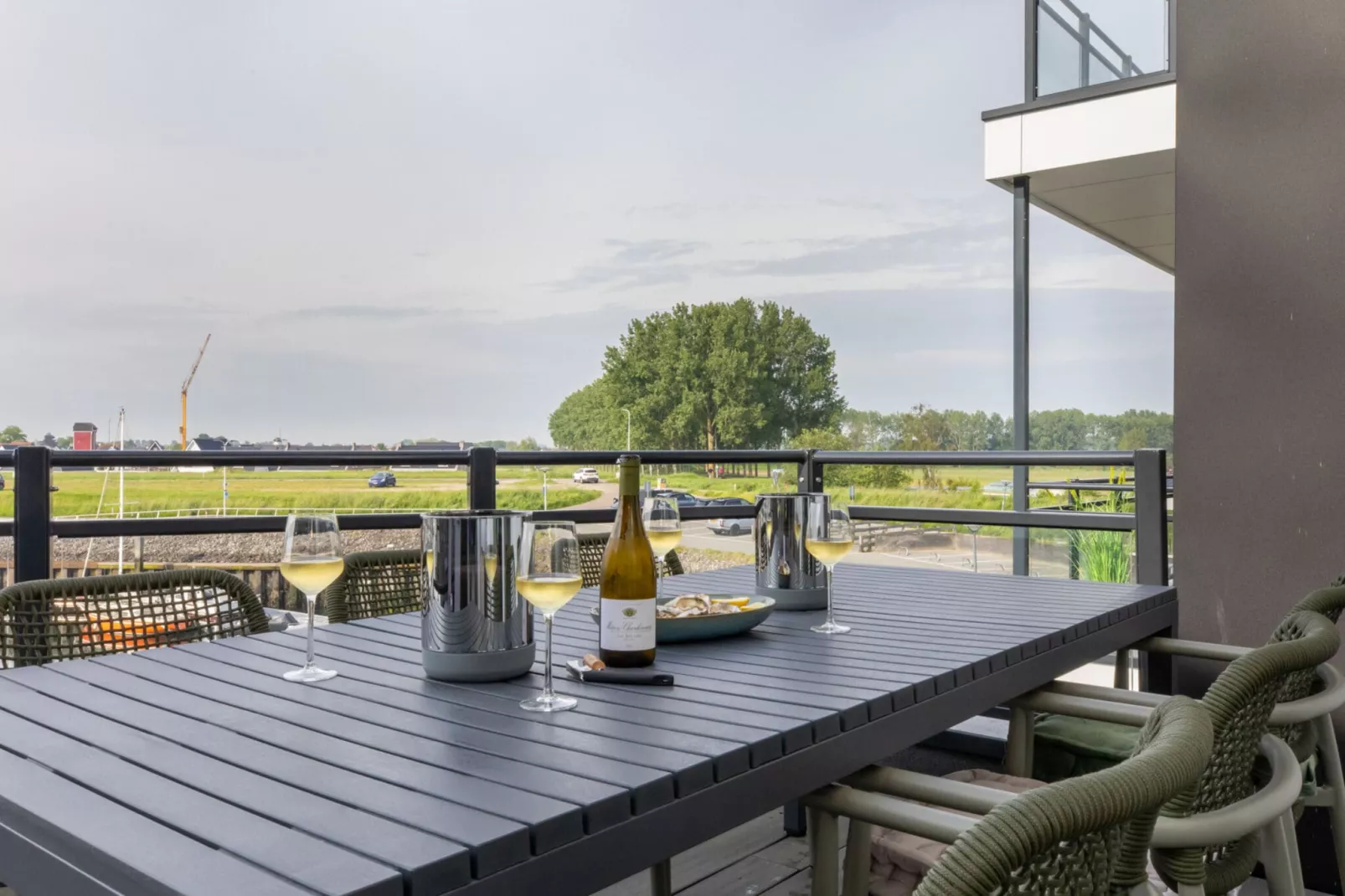 Luxe appartement Vista Maris - Havenweg 8-36 'Oester Oase'-Tuinen zomer