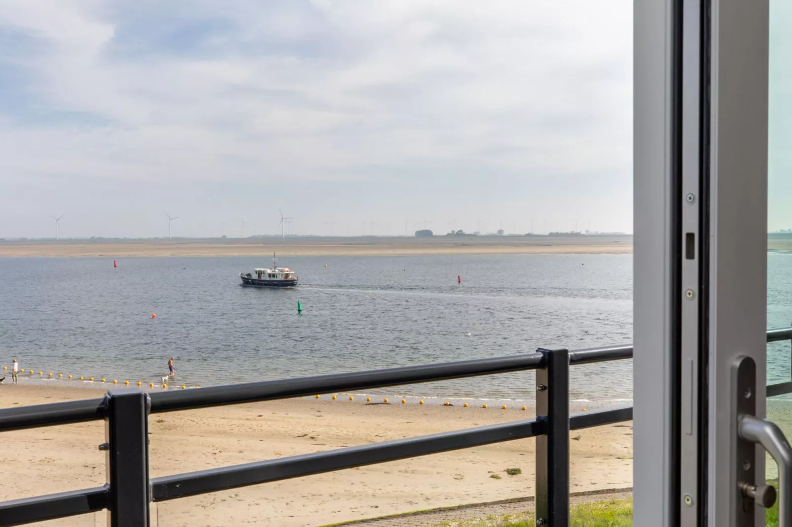 Luxe appartement Vista Maris - Havenweg 8-36 'Oester Oase'-Uitzicht zomer