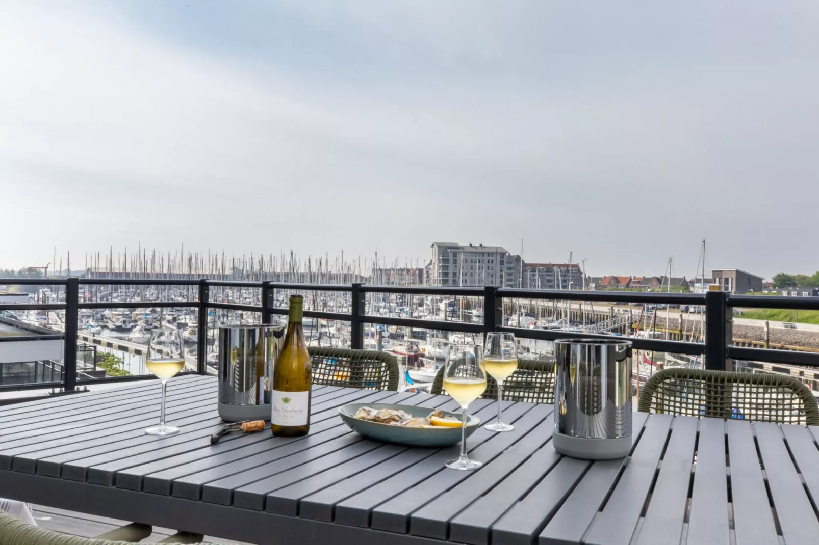 Luxe appartement Vista Maris - Havenweg 8-36 'Oester Oase'-Sfeer