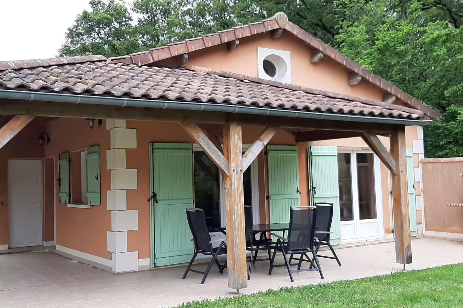 Les Forges 2 bedrooms n123-Buitenkant zomer