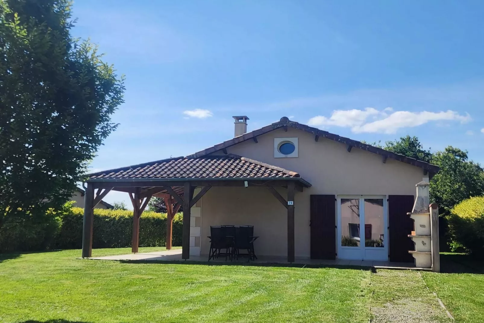 Les Forges 2 bedrooms n123-Buitenkant zomer