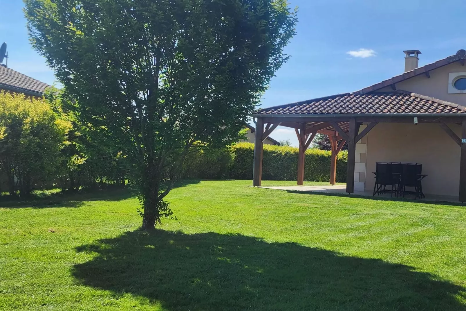 Les Forges 2 bedrooms n123-Tuinen zomer