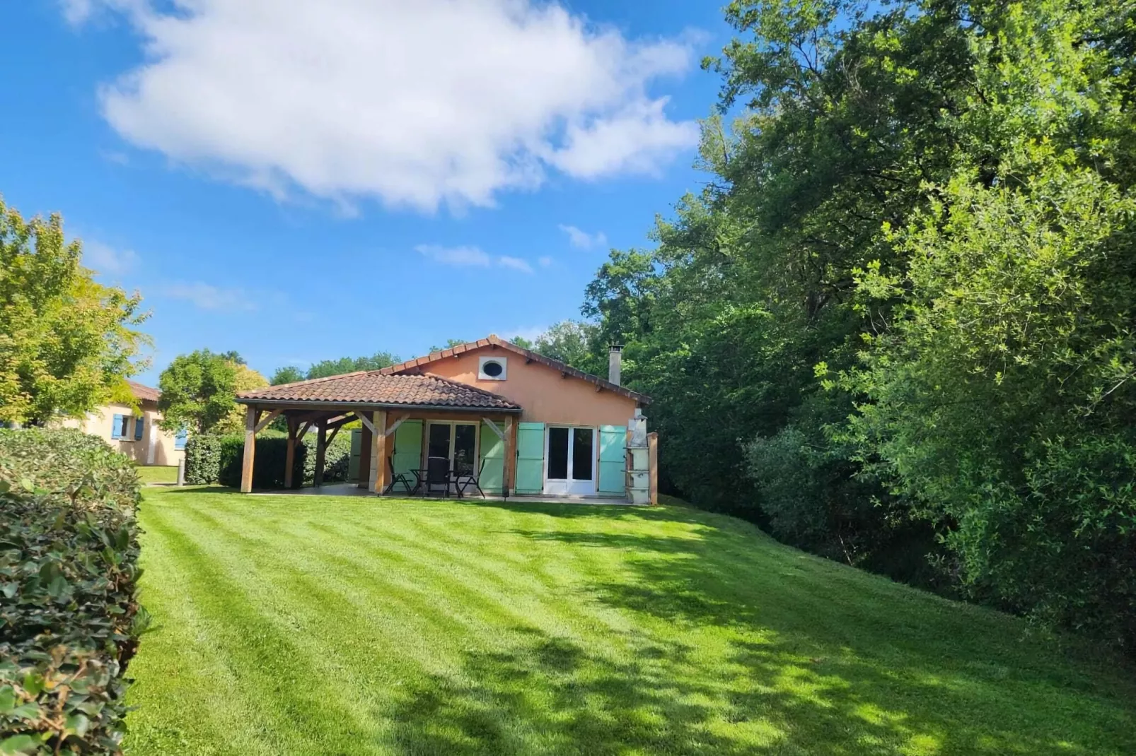 Les Forges 2 bedrooms n123-Tuinen zomer