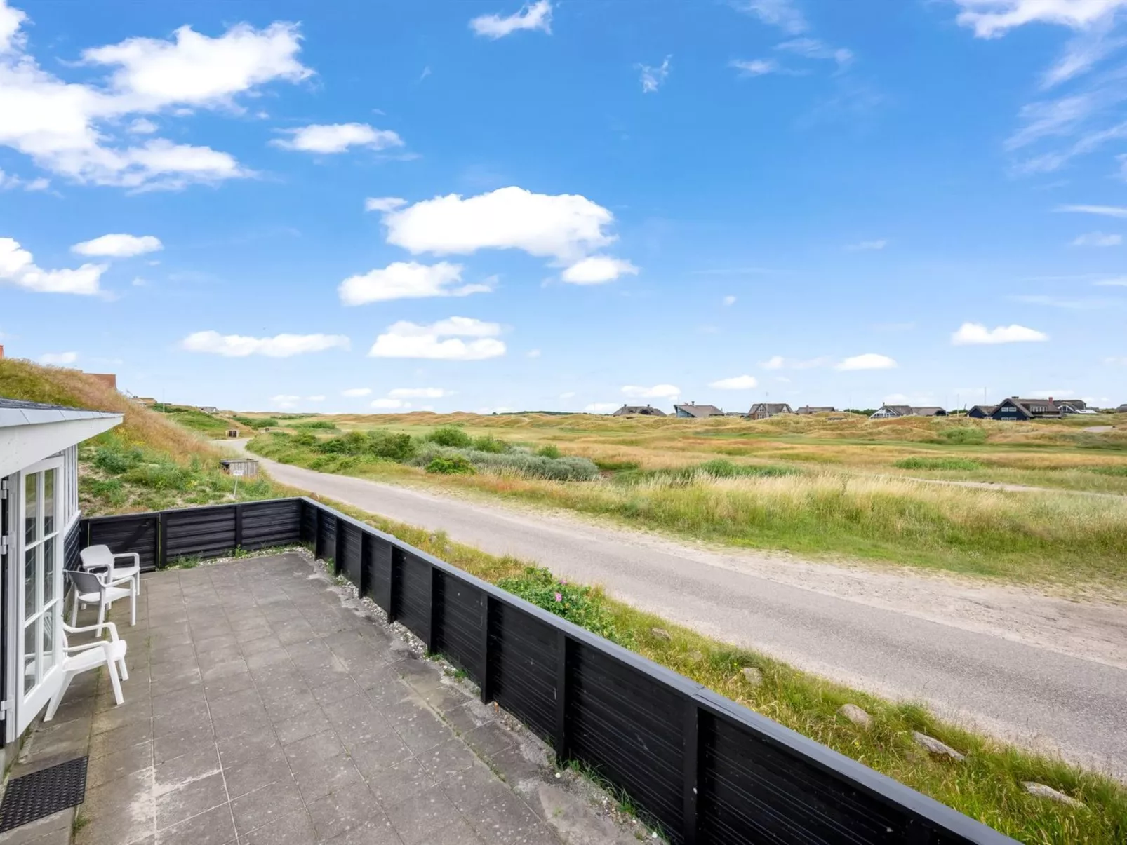 "Jamie" - 200m from the sea-Buiten