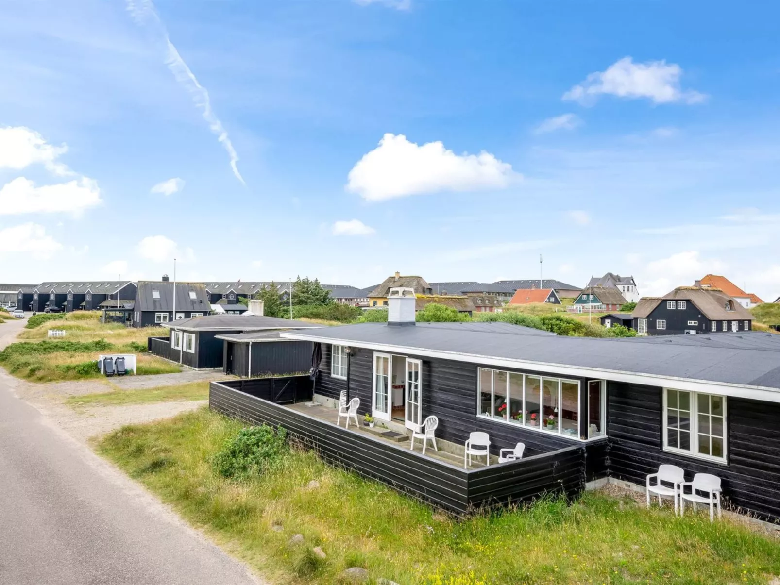 "Jamie" - 200m from the sea-Buiten
