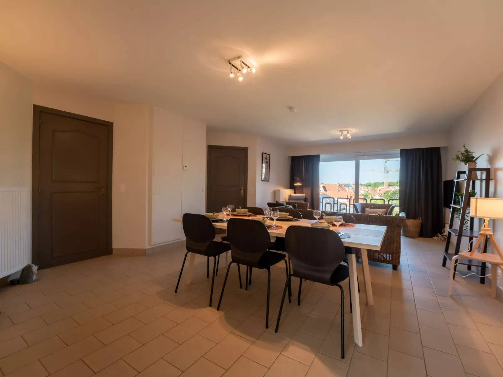 Le Coeur du Coq duplex appartment-Binnen