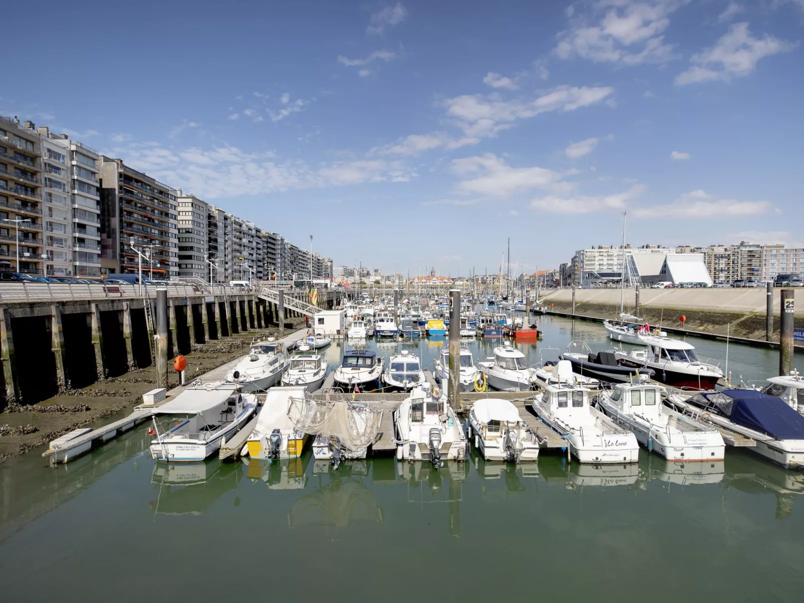 Bella I with parking and harbour view-Buiten