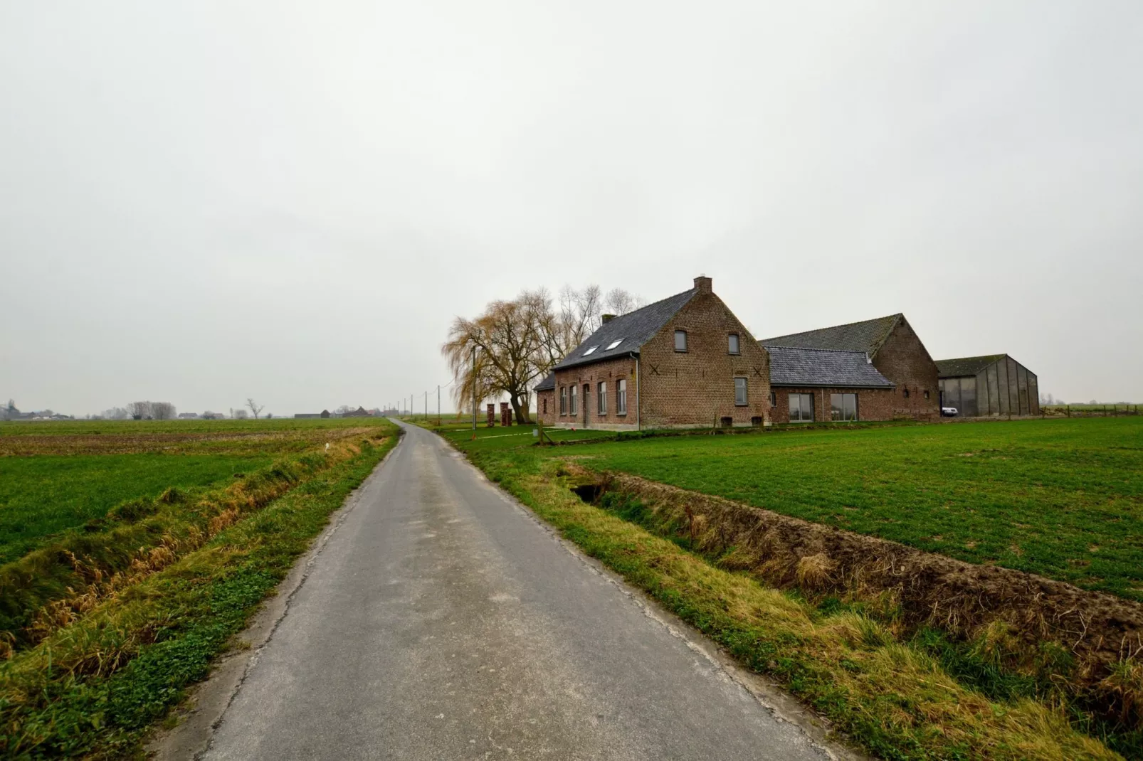 De Korte Lindehoeve-Buitenkant zomer