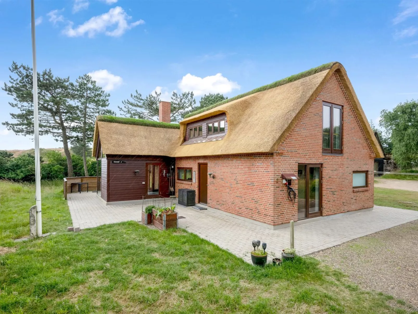 "Martje" - 900m from the sea-Buiten