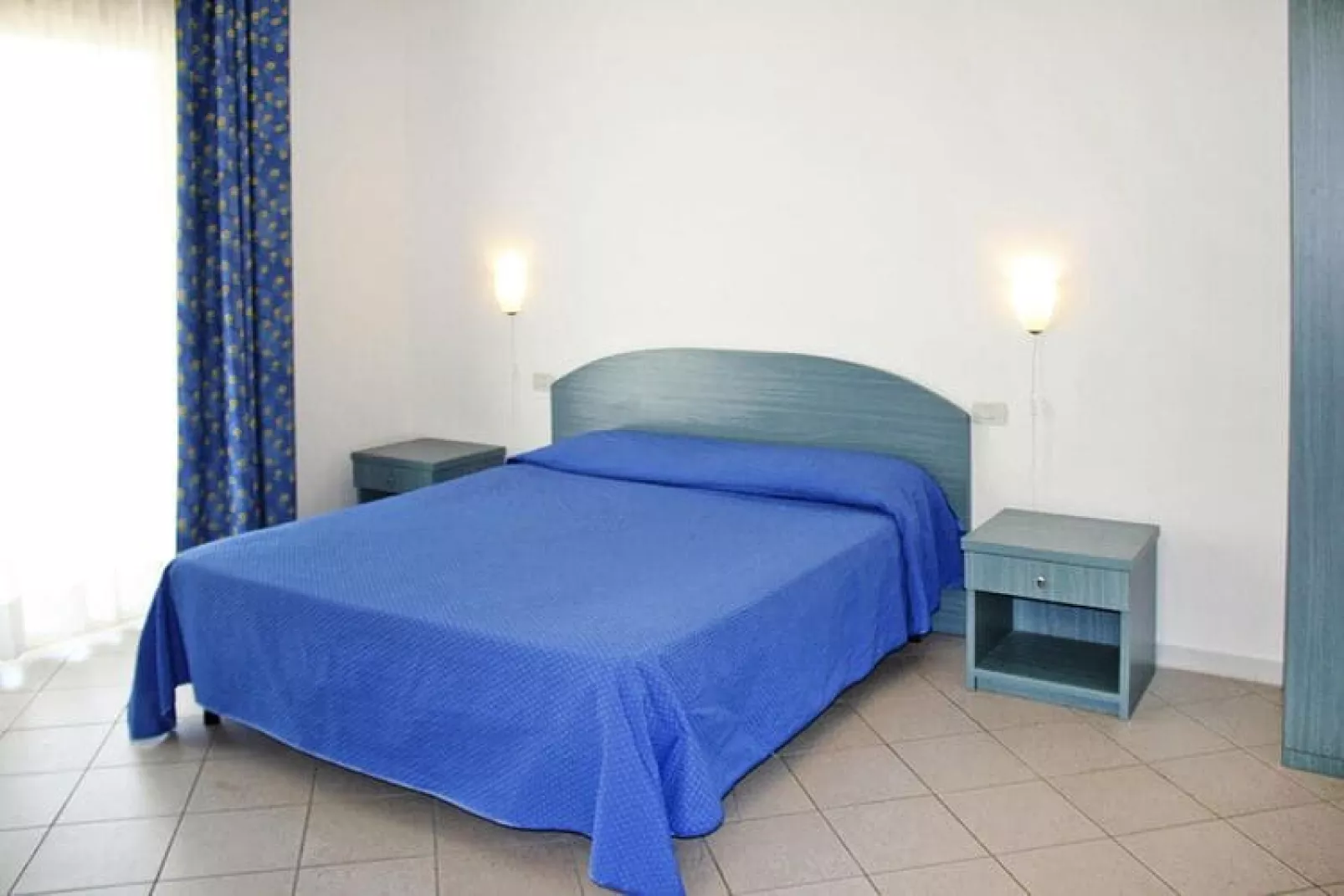 Appartement in Cecina Mare met buitenzwembad-Slaapkamer