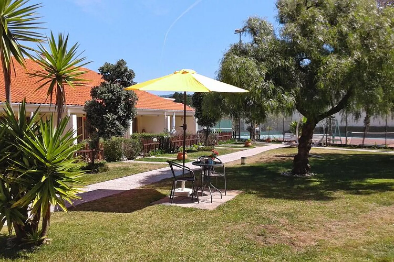 Holiday resort Clube Pinhal da Foz Esposende // T1 Duplex-Tuinen zomer