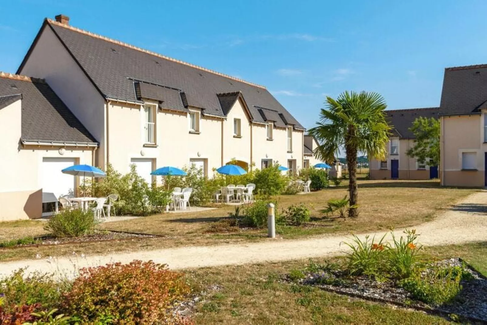 Rijtjeshuis in de Residentie Les Jardins Renaissance, Azay-le-Rideau-Buitenkant zomer